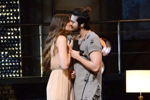 Camila Queiroz e Luan Santana se beijaram em gravação do DVD do sertanejo (Foto: Eduardo Martins/AgNews)
