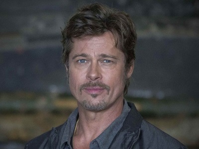 O ator Brad Pitt participa de sessão de fotos para promoção do filme 'Fury' no museu Tank, no sul da Inglaterra. (Foto: Joel Ryan/Invision/AP) O ator Brad Pitt participa de sessão de fotos para promoção do filme 'Fury' no museu Tank, no sul da Inglaterra. (Foto: Joel Ryan/Invision/AP)