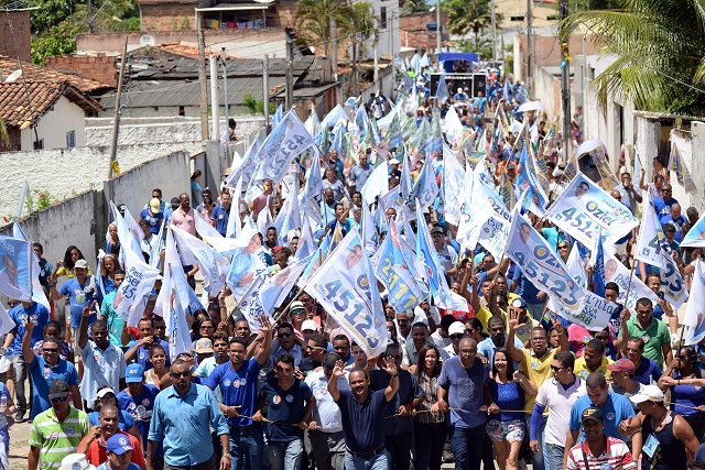Caminhada de Elinaldo reúne candidatos, militantes e apoiadores em Barra de Pojuca (Foto: Ângelo Pontes)