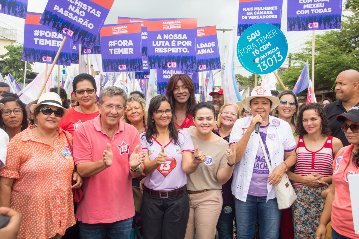 Lideranças femininas realizam caminhada em apoio a Caetano