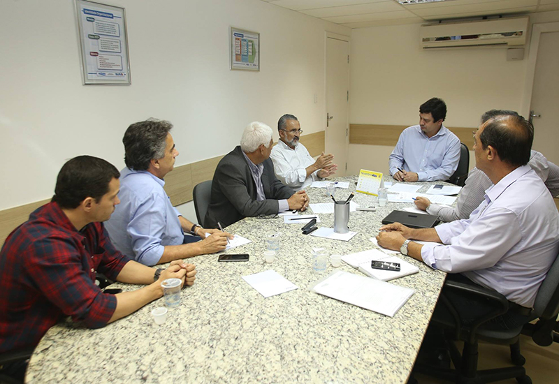 Prefeito discute demandas de Camaçari com presidente da Embasa (Foto: Adeilson Carvalho)