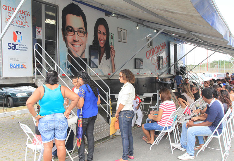 SAC Móvel estará na praça da Simpatia até sexta-feira (Foto: Adenilson Nunes)