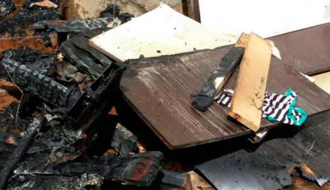 Criança morreu em cima da cama de casal (Foto: Reprodução | Teixeira News)
