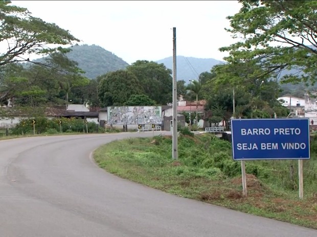 Placa na entrada da cidade anuncia o nome 'Barro Preto' (Foto: Reprodução/TV Santa Cruz) Placa na entrada da cidade anuncia o nome 'Barro Preto' (Foto: Reprodução/TV Santa Cruz)