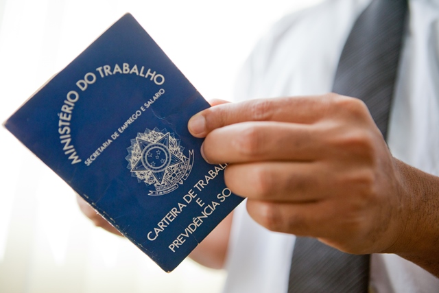 Estão sendo enviadas 5 mil carteiras manuais, que serão distribuídas para os postos de atendimento do estado até sexta