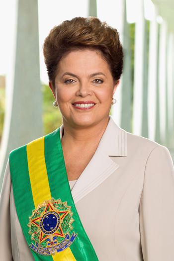 A galeria agora tem por 35 fotos. A fotografia de Dilma vem acompanhada de sua data de nascimento