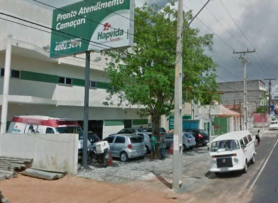 A primeira e mais divulgada versão seria sobre um ataque no centro comercial, nas proximidades da Cidade do Saber, com a vítima sendo atendida no Hapvida e encaminhada para Salvador
