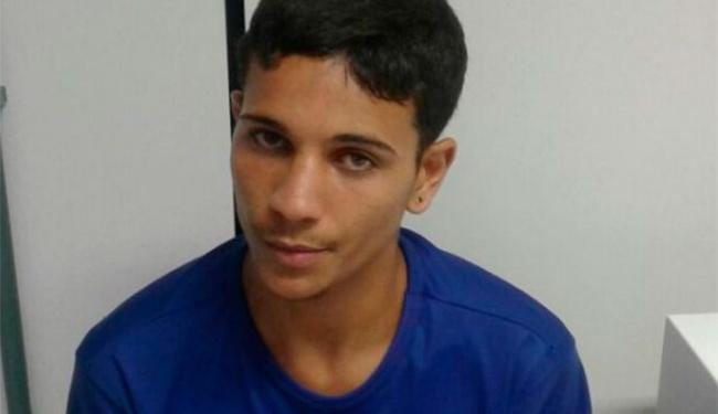 Patrício e Carvalho, 21 anjos, disse que reconheceu Jairo como assassino de sua mãe (Foto: Aldo Matos | Reprodução | Acorda Cidade) Patrício e Carvalho, 21 anjos, disse que reconheceu Jairo como assassino de sua mãe (Foto: Aldo Matos | Reprodução | Acorda Cidade)