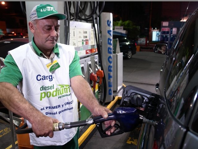 A estatal aprovou nova política de preços que pode gerar uma queda no preço da gasolina de 1,4% (R$0,05/L) e 1,8% (R$0,05/L) no Diesel