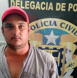 Paulo Célio Rodrigues, conhecido como 'Paulinho de Terra Vermelha', foi detido após denúncias de moradores (Foto: Secretaria de Segurança)
