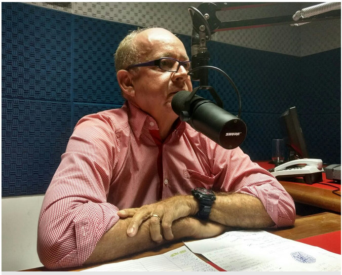 Waldy Freitas em entrevista à Rádio Sucesso FM (Foto: Bahia no Ar)