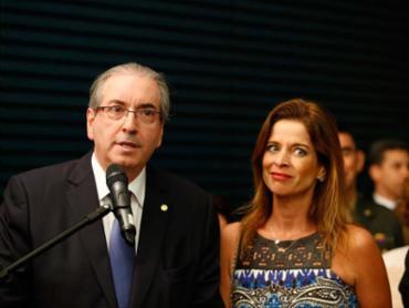 Eduardo Cunha (PMDB-RJ) ao lado da esposa, a jornalista Cláudia Cruz (Foto: Dida Sampaio | Estadão Conteúdo)