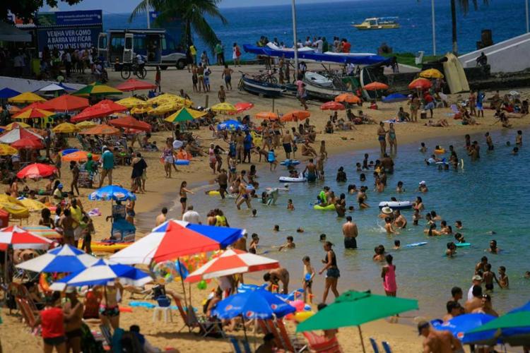 A expectativa é de que muitas pessoas aproveitem o feriado na praia (Foto: Joá Souza | Ag. A TARDE)