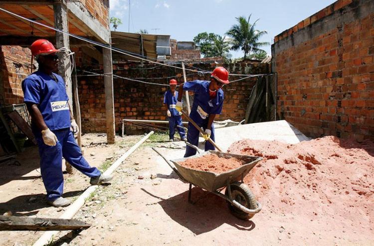 Programa que libera recursos para material de construção vai gerar empregos (Foto: Adilton Venegeroles | Ag. A TARDE)