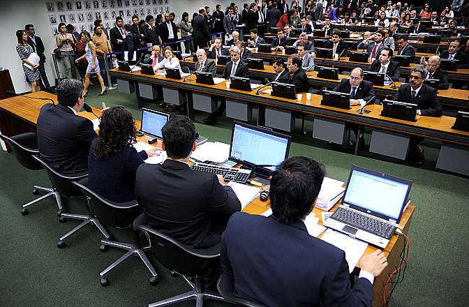 O texto-base é idêntico ao que foi aprovado em dois turnos na Câmara dos Deputados