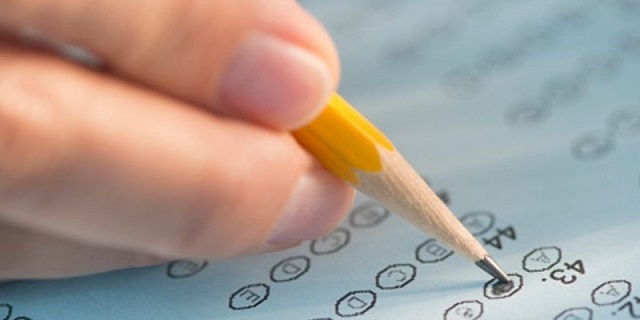 14 pessoas foram presas; um dos candidatos foi flagrado com o tema e o texto da redação pronto para ser transcrito