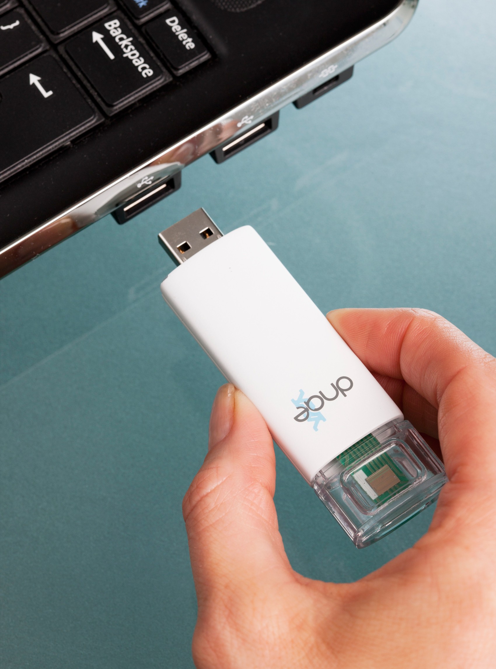 Pendrive é capaz de detectar HIV (Foto: Imperial College London / DNA Electronics) Pendrive é capaz de detectar HIV (Foto: Imperial College London / DNA Electronics)