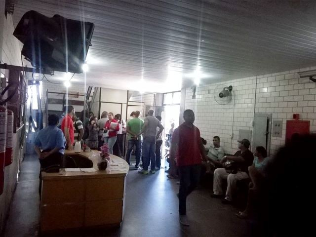 Em agosto, vigilantes protestaram na recepção da Secad por conta do atraso de salário