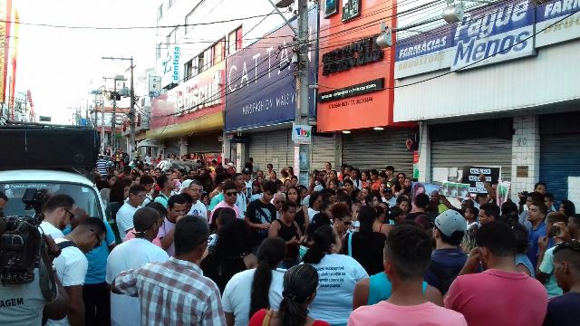 Tragédia na Pague Menos: Grupo realiza caminhada em busca de 'justiça' e punição