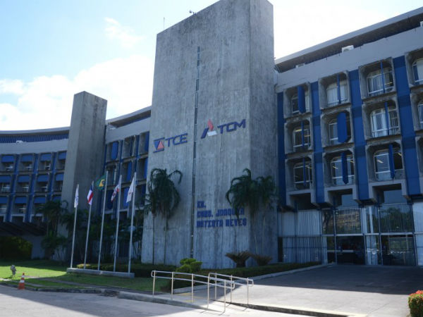 Os gastos com pessoal também extrapolaram o limite de 54% da receita corrente líquida, alcançando o montante de R$ 12,8 milhões, que corresponde a 66,37% da RCL.