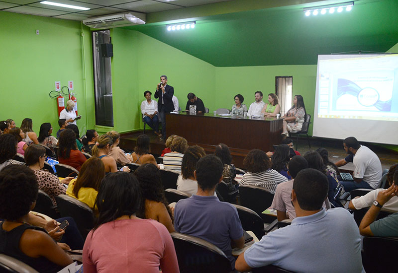 Lançamento de portaria que beneficia profissionais e população (Foto: Aristeu Chagas)