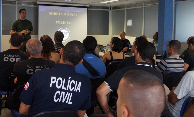 Palestra de agente da polícia brasiliense mostrou os riscos que os policiais correm quando não estão trabalhando