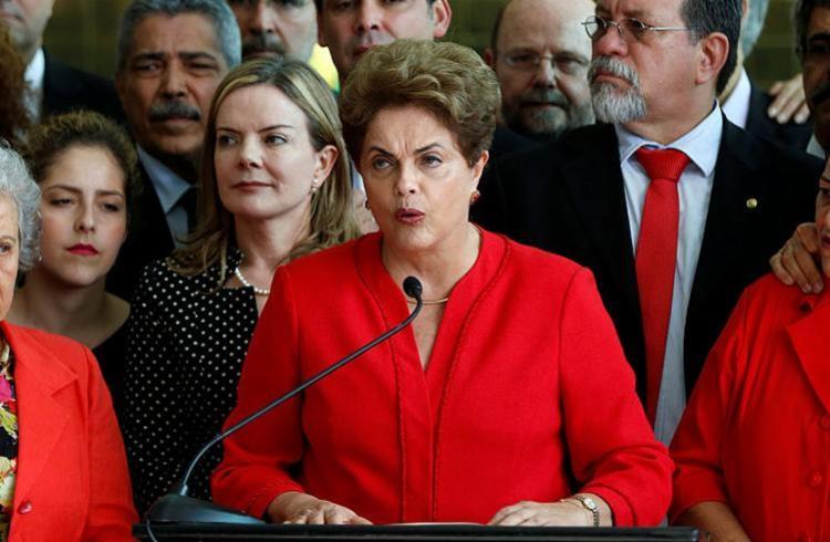'Assistimos estarrecidos e perplexos todas as tentativas de dar um golpe dentro do golpe', disse Dilma (Foto: Bruno Kelly | Reuters)