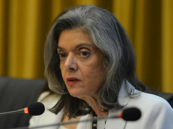 A presidente do STF, ministra Cármen Lúcia, diz que a Justiça tem papel de pacificadora na sociedade