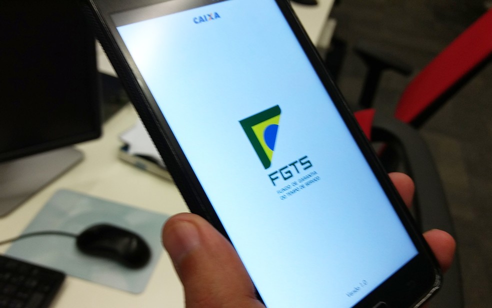 Consulta pode ser feita pelo aplicativo do FGTS, disponibilizado pela Caixa (Foto: Thaís Lima/G1)