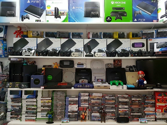 Na Rock Variedades você encontra opções de jogos eletrônicos (Foto: CFF/Marcelo Franco)