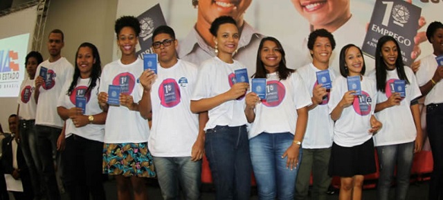 Sai nova lista do programa 1º emprego. Jovens têm até dia 30 para entregar documentos (Foto: Reprodução)