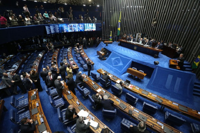 Senadores votam em segundo turno a PEC que limita os gastos públicos (fonte: ABr)