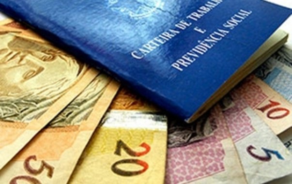 A variação de 7,48% do valor do mínimo representa a inflação estimada pelo Índice Nacional de Preços ao Consumidor (INPC)