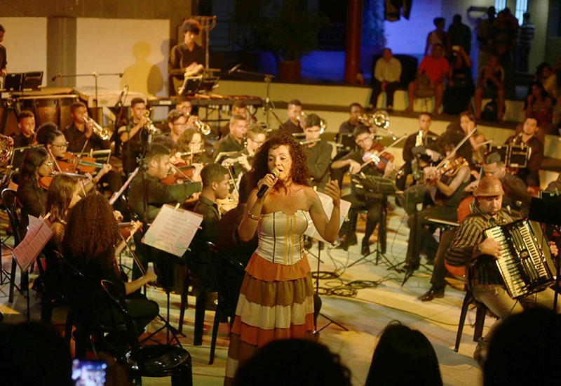 Cantora Nadja Meireles participou da apresentação (Foto: Adeilson Carvalho)