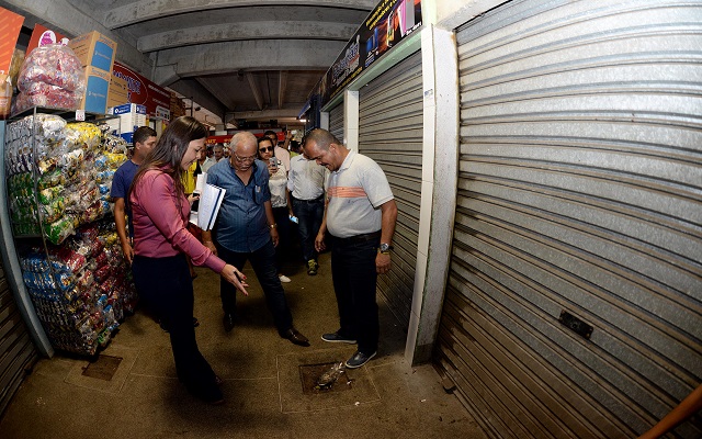 Os feirantes destacaram o sistema de esgotamento como um dos principais problemas (Foto: Angelo Pontes)