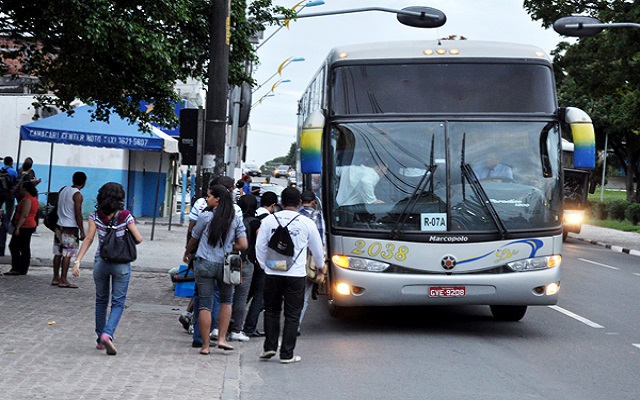 O número de roteiros do Transporte Universitário irá diminuir devido a necessidade de redução nos gastos (Foto: Reprodução) O número de roteiros do Transporte Universitário irá diminuir devido a necessidade de redução nos gastos (Foto: Reprodução)