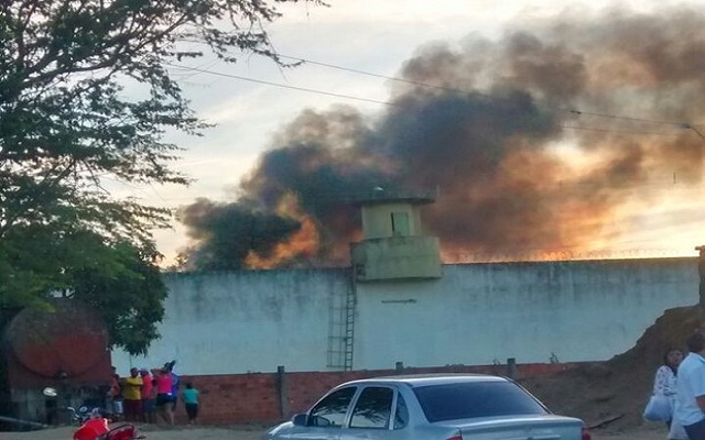 O motim começou por volta das 16h de sábado (14), após uma briga entre presos dos pavilhões 4 e 5 (Foto: Reprodução)