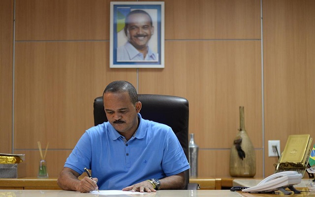 A missão do prefeito Antônio Elinaldo é grande, e pelos primeiros capítulos dessa novela, cheios de suspense e drama (Foto: Arquivo pessoal)