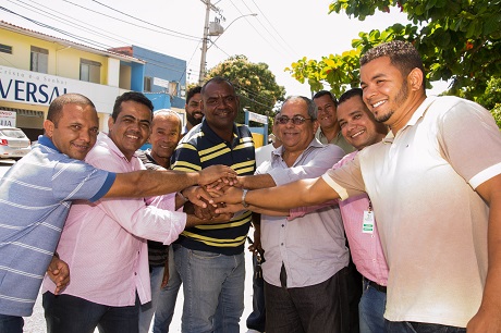 Os caçambeiros da orla conseguiram uma grande vitória (Foto: Eliseu Pereira)