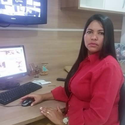 Sobre isso, Monica Pereira diz que 'esses três caminhões sempre trabalharam e muito, de acordo com a necessidade de cada órgão do governo, seja consertando outdoor's, (Comunicação); seja eliminando casas de abelhas e marimbondos (Defesa Civil); seja transportando barracos durante combate à invasões (SEDUR); seja no transporte de equipamentos de controle do transito (STT), seja no conserto de marquises com risco de desabamento (SEGOV), entre outros' (Foto: Cedida)