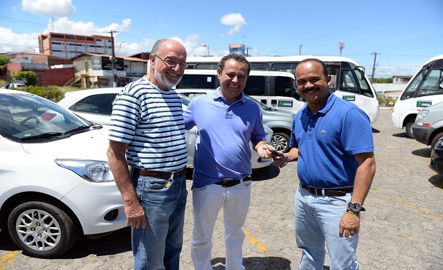 A entrega dos veículos foi possível através da reativação de 'um contrato que estava com problemas na Justiça desde a gestão passada' (Foto: Angelo Pontes) A entrega dos veículos foi possível através da reativação de 'um contrato que estava com problemas na Justiça desde a gestão passada' (Foto: Angelo Pontes)
