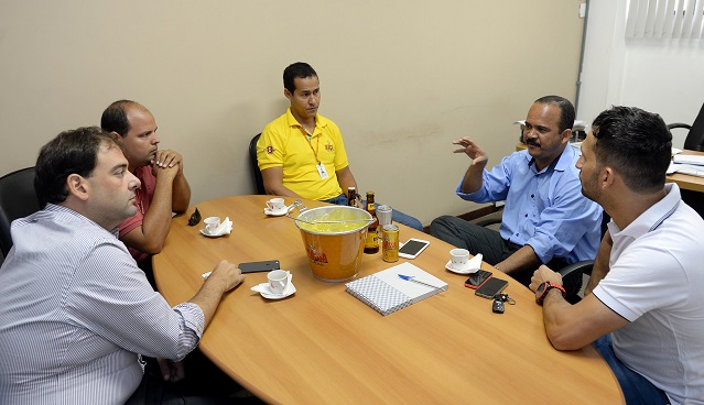 O intuito do encontro entre o Governo e a empresa Brasil Kirin foi dialogar sobre a possibilidade de um trabalho em conjunto que garanta a realização das festas populares que fazem parte do calendário anual (Foto: Angelo Pontes)