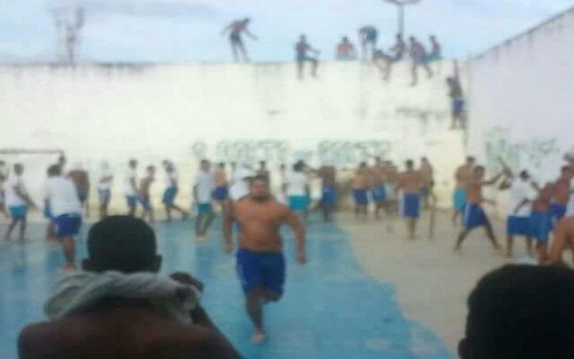 Presos estão soltos e houve invasão de pavilhão, segundo a PM (Foto: Divulgação/PM)
