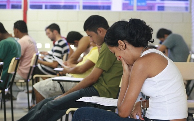Lei Orçamentária Federal de 2017 prevê a abertura de 83.061 vagas, distribuídas em diversos órgãos federais (Foto: Evandro Veiga/Arquivo CORREIO)