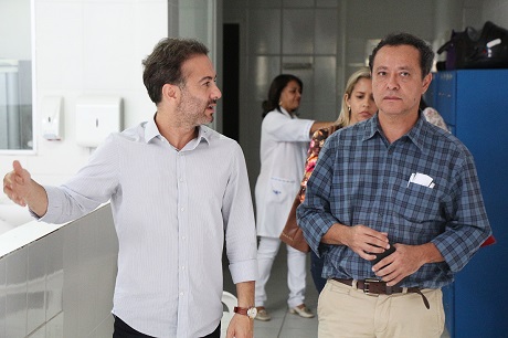 Na tarde da última quarta-feira (11), o secretário de Saúde, Elias Natan, se reuniu com o diretor da unidade, Maurício Amilton (Foto:Camaçari Fatos e Fotos)