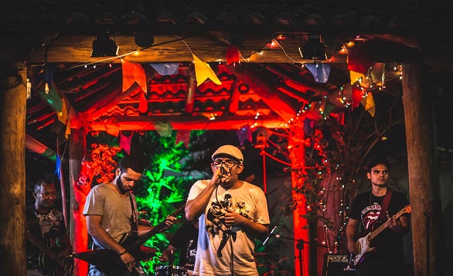 A tradicional banda de rock de Camaçari, Ladrões Engravatados, chega aos 11 anos com muito fôlego e vontade de fazer música (Foto: Reprodução | Redes Sociais)