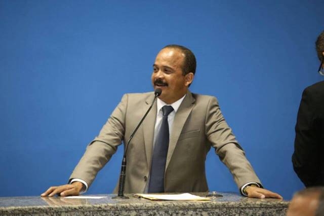 Prefeito Antônio Elinaldo (DEM) na abertura dos trabalhos legislativos da Câmara Municipal de Camaçari (Foto: ASCOM/Gilvan Souza) Prefeito Antônio Elinaldo (DEM) na abertura dos trabalhos legislativos da Câmara Municipal de Camaçari (Foto: ASCOM/Gilvan Souza)