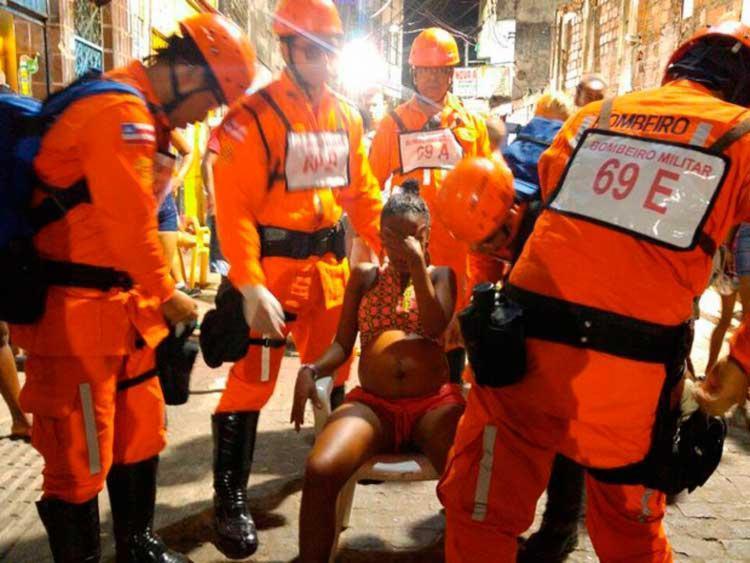 Jovem de 22 anos, grávida de gêmeos, foi surpreendida quando a bolsa estourou (Foto: Divulgação | Corpo de Bombeiros)