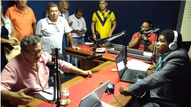 Experiente, o ex-prefeito de Camaçari ainda deu uma dica de ouro ao atual: 'O prefeito é quem tem o poder. Ele tem que governar. É ele quem manda. Secretário tem que executar o que o prefeito disser. E não tomar as decisões sozinho e fazer como bem quiser' (Foto: Lenielson Pita)