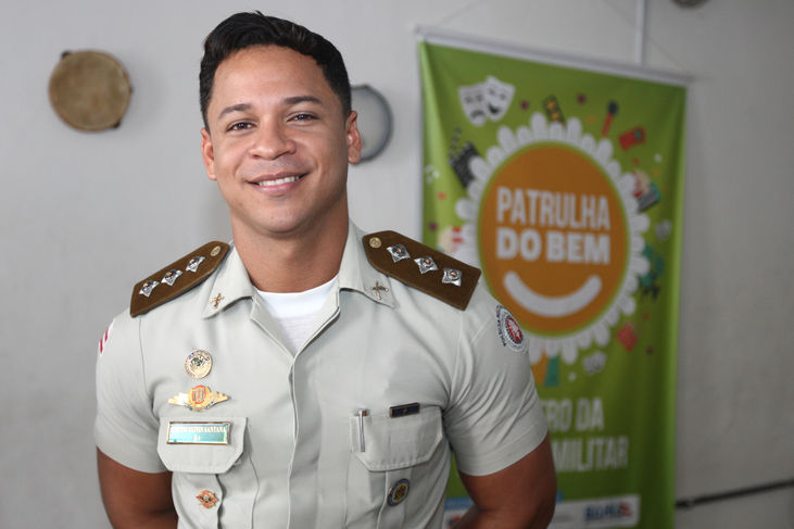 Capitão Elton Santana é o coordenador da Seção de Artes da Polícia Militar (Foto: Daniele Rodrigues/GOVBA)